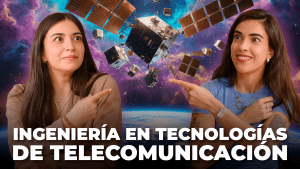 Candela y Clau en la miniatura del episodio explicando la Ingeniería de Tecnologías de Telecomunicación, en un fondo espacial con satélites